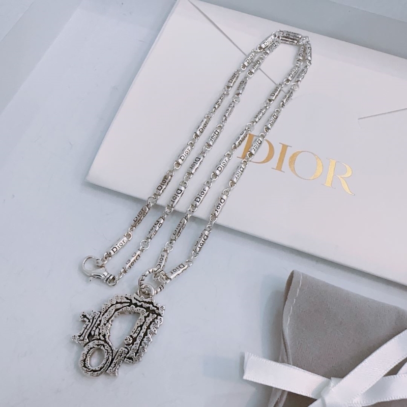 chr1st1an D10r necklaces